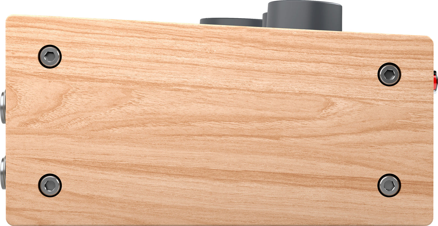 Wooden electronic device with visible grain texture