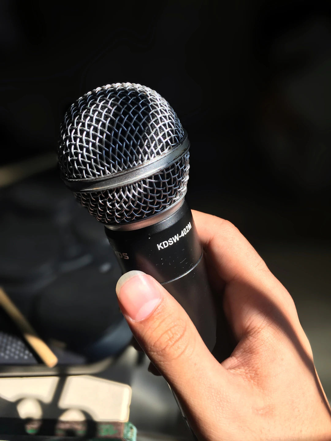 Dynamic Microphones for Clear Live Performance Sound