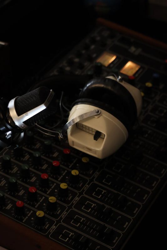 Professional Studio Headphones for Accurate Audio Monitoring