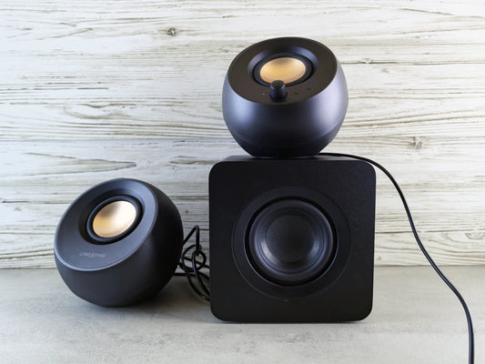 Compact Powered Speakers for Versatile Event Use